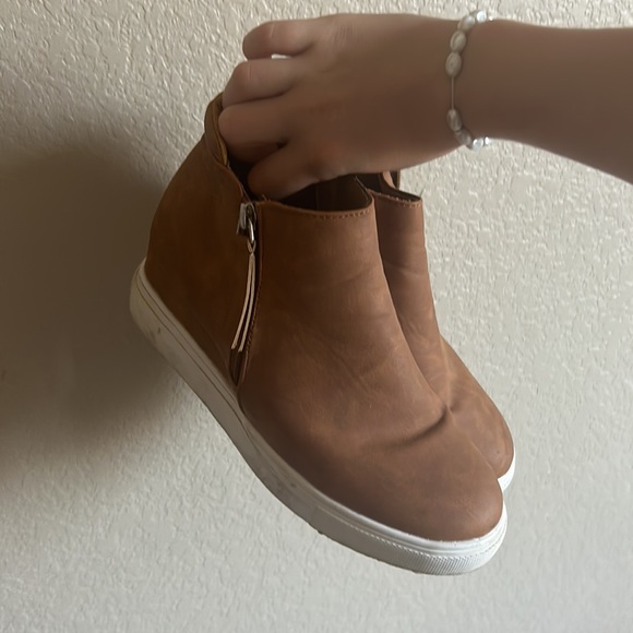 Shoes - Picture 2 of 2